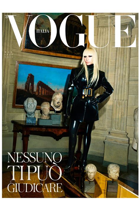 nuovo look di donatella versace|Donatella Versace su Vogue Italia: leggete l'intervista .